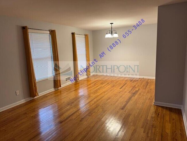 Building Photo - Well maintained home in great location!
