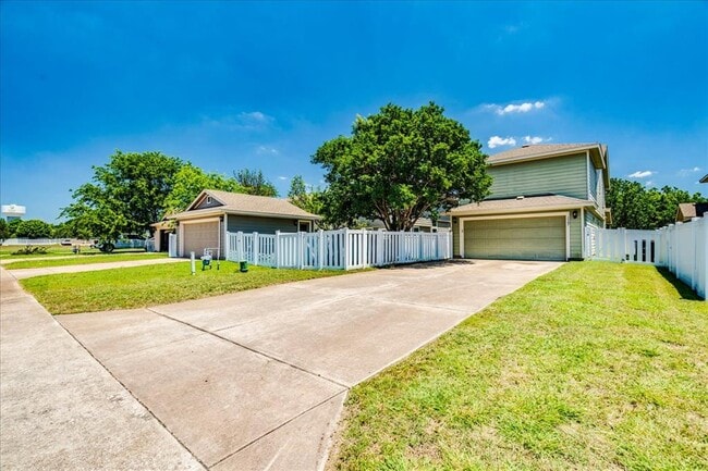 Building Photo - 1507 Davis Mountain Loop