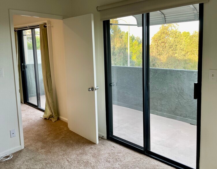 Door between rooms - 22506 Quinta Rd