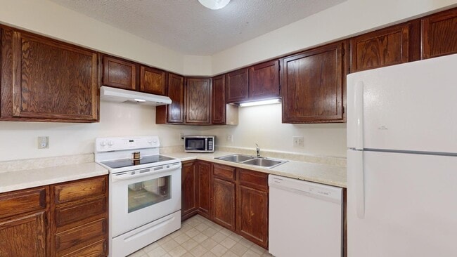 Building Photo - Quiet Area - Great Place to Call "Home"