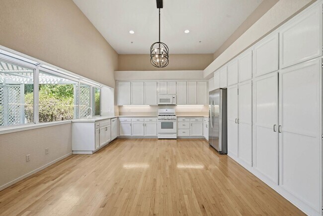 Building Photo - 4125 Fireside Ct