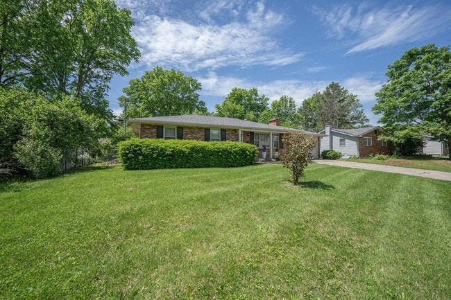 Building Photo - Charming Home in Valley View Gardens