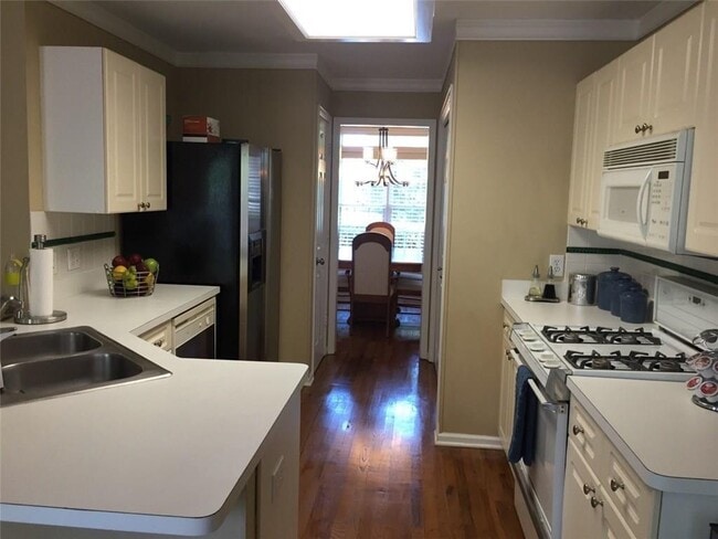 Building Photo - 10765 Morton Chase Way