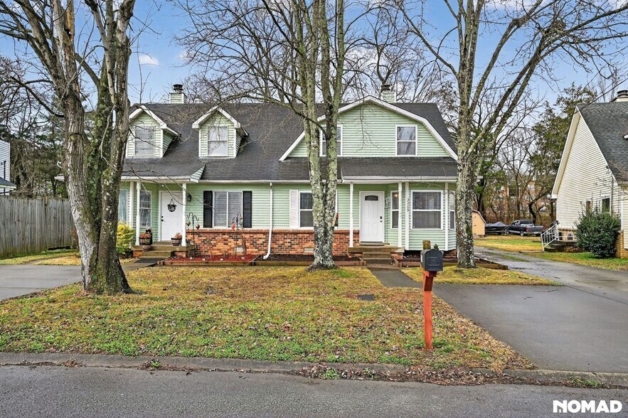 Building Photo - 3209 Lakeford Dr