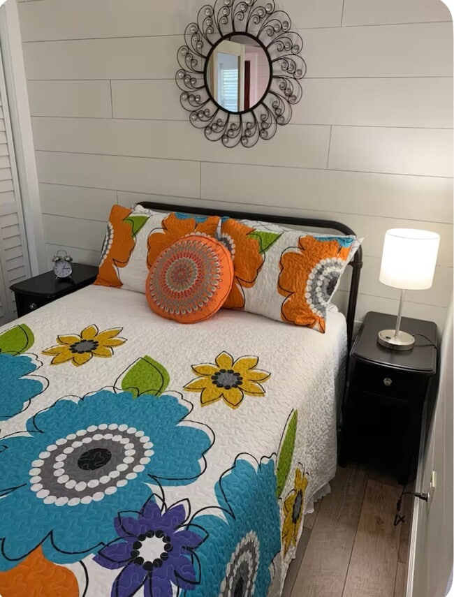 Building Photo - 911 11th St