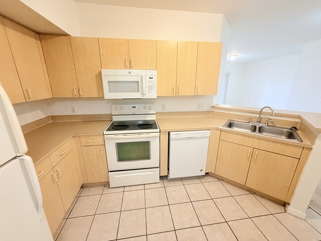 Building Photo - 1302 Belmont Ln