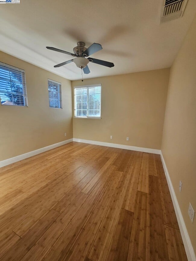 Building Photo - 1428 Legend Ln