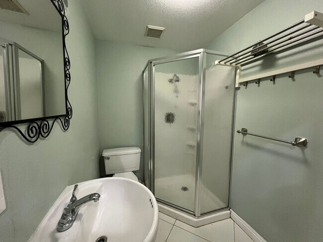 Building Photo - 13539 Whipple St