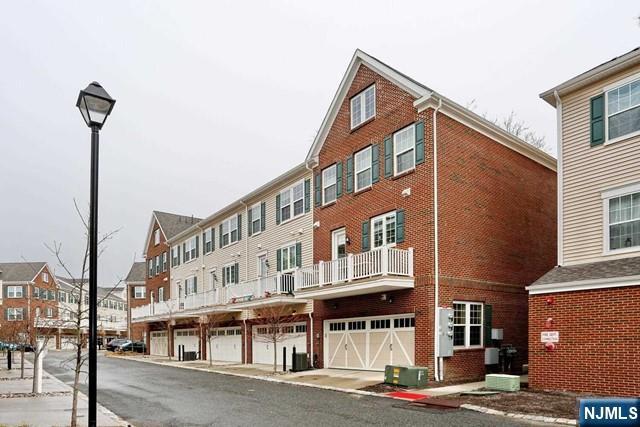 Building Photo - 4-12-30 30th St