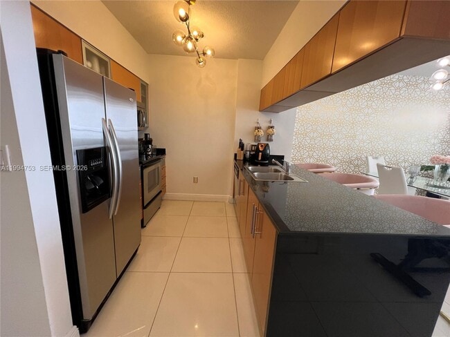 Building Photo - 1750 N Bayshore Dr