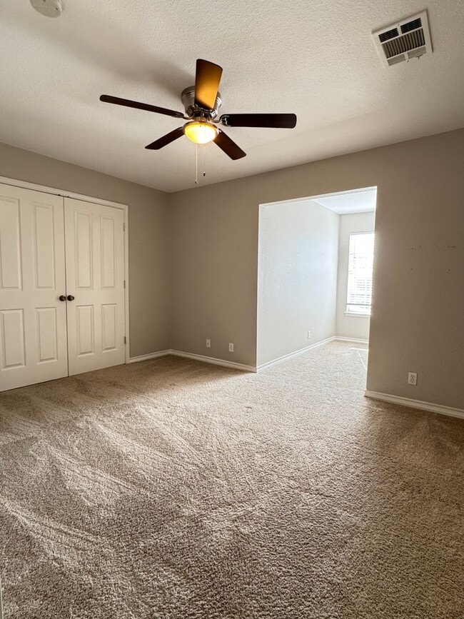 Building Photo - 126 Sandstone Dr