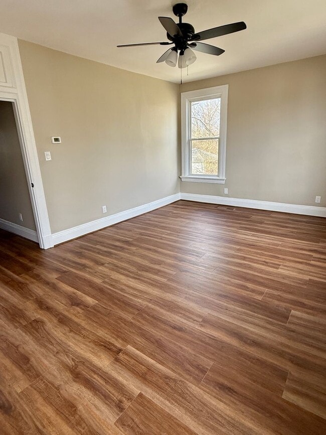 Building Photo - Newly Renovated, All Brand New, Huge 4 bedroom! Incline District