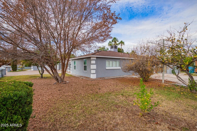 Building Photo - 1606 W Keim Dr