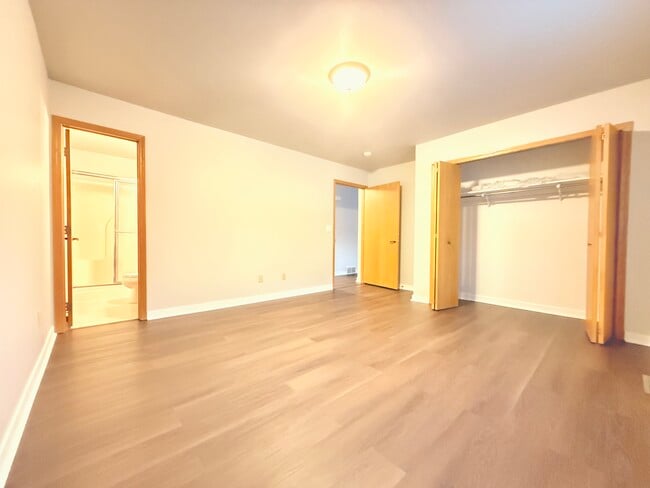 Building Photo - 126 Thomson Ln