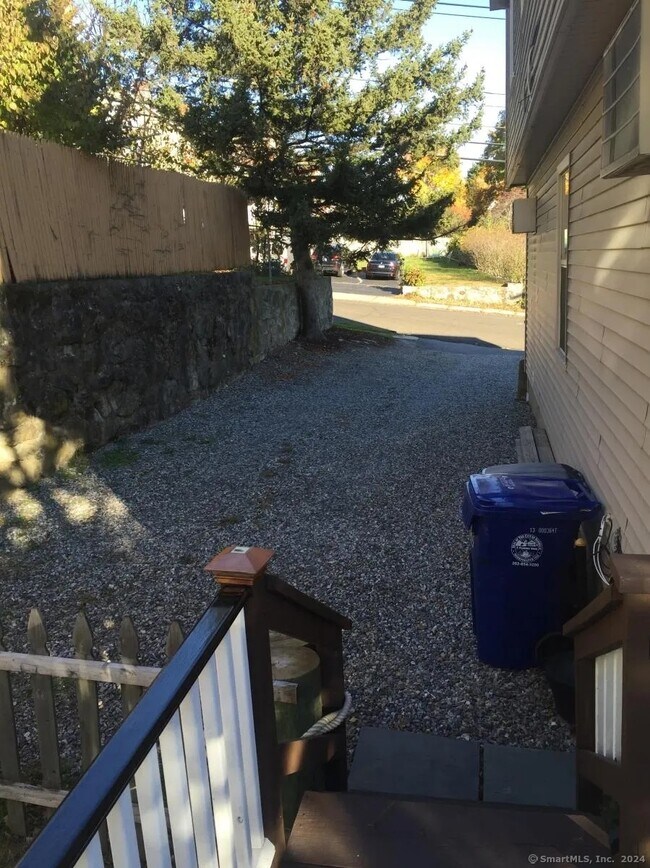 Building Photo - 26 Couch St