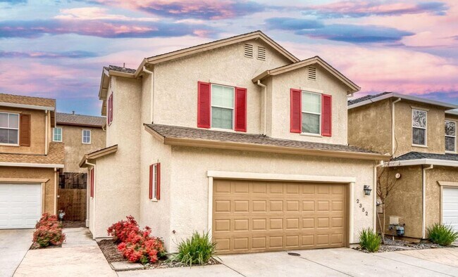 Primary Photo - Beautiful 3 Bedroom / 2.5 Bath Two Story Home