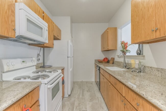 Building Photo - 3126 Holly Hall St