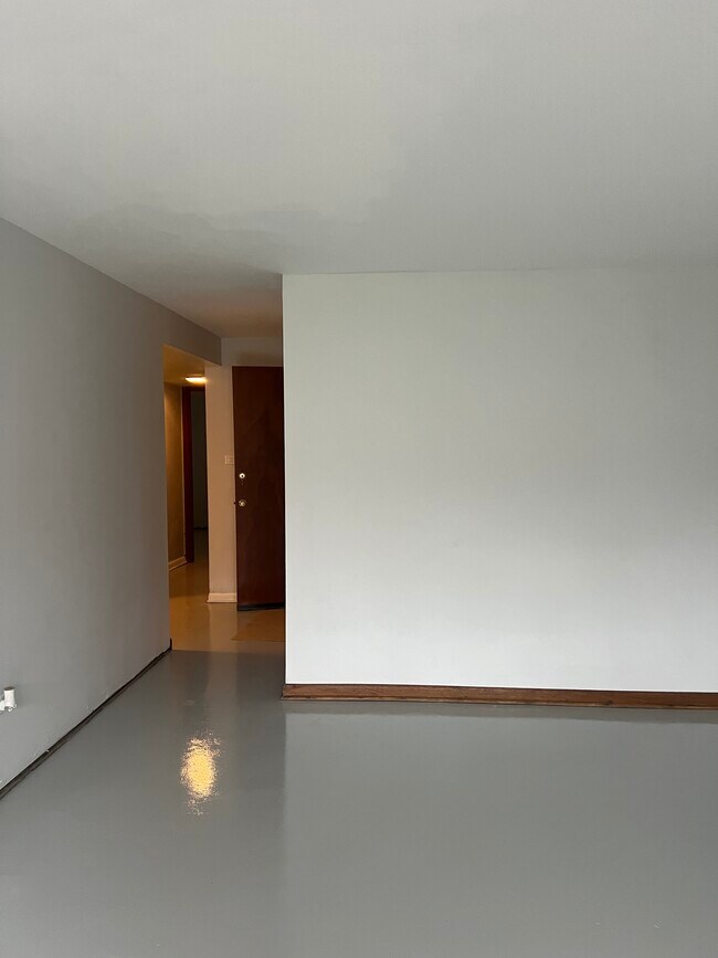 Building Photo - 2631 N 74th Ave