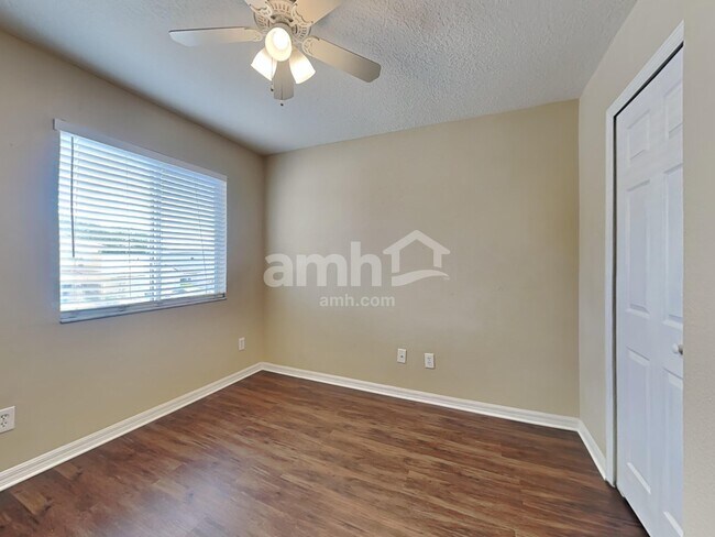 Building Photo - 10808 Candle Stick Ln