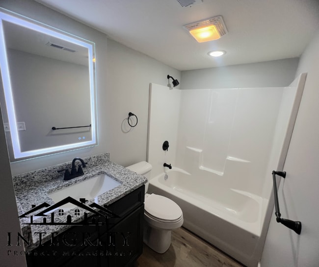 Building Photo - Newly Built Modern Style Single Family Home!