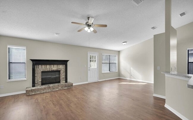 Building Photo - 466 Moby Dick Dr S