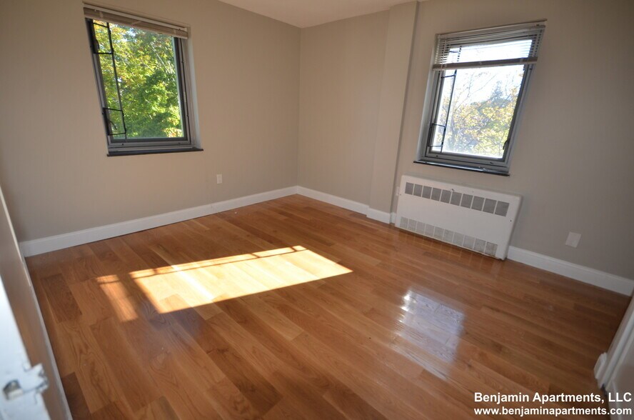 Building Photo - 125 Trapelo Rd