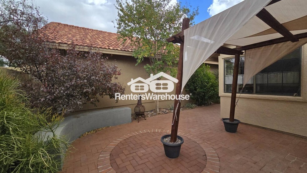 Building Photo - 311 E Suntree St