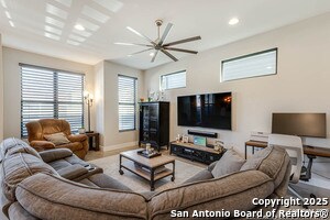 Building Photo - 203 Nogalitos St