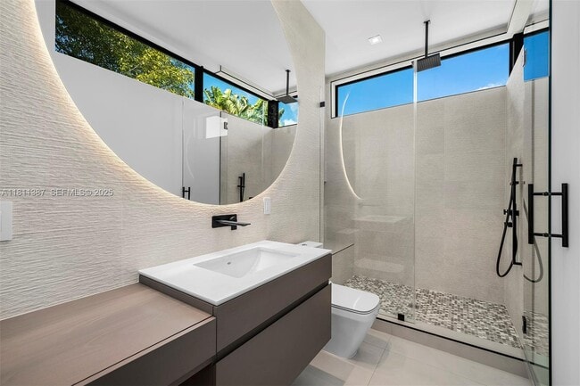 Building Photo - 12500 SW 64th Ave