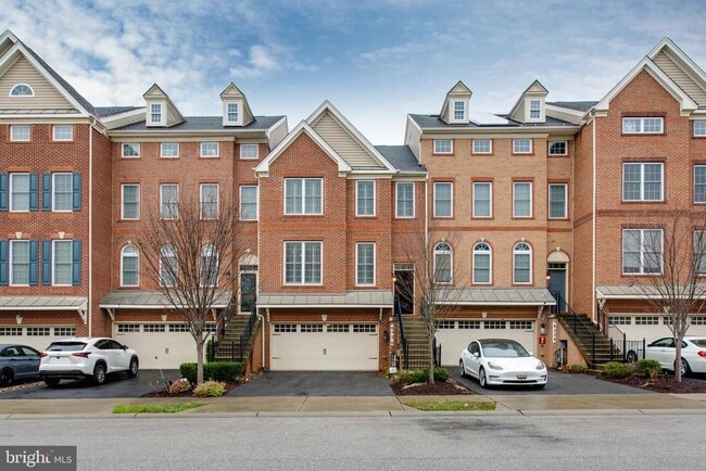 Building Photo - 8526 Pine Springs Dr