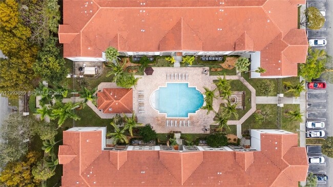 Building Photo - 6851 SW 44th St