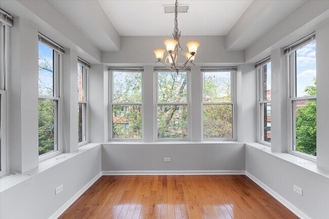 Building Photo - 7717 N Marshfield Ave
