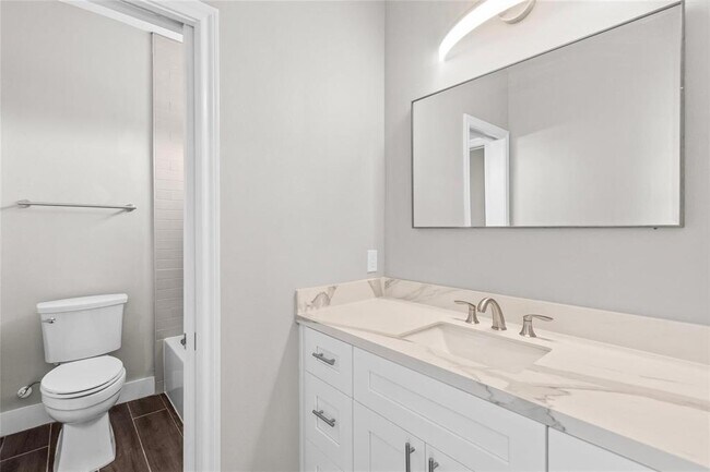 Building Photo - 5506 Pershing St