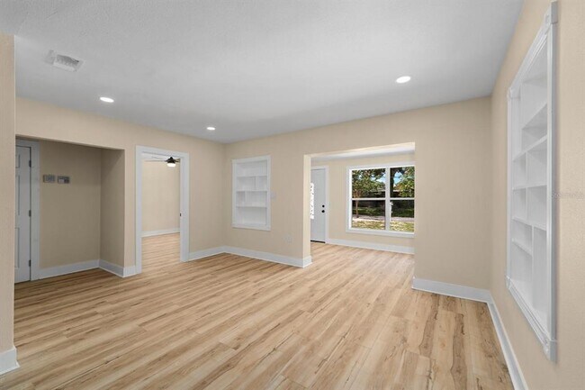 Building Photo - 10707 N Rome Ave