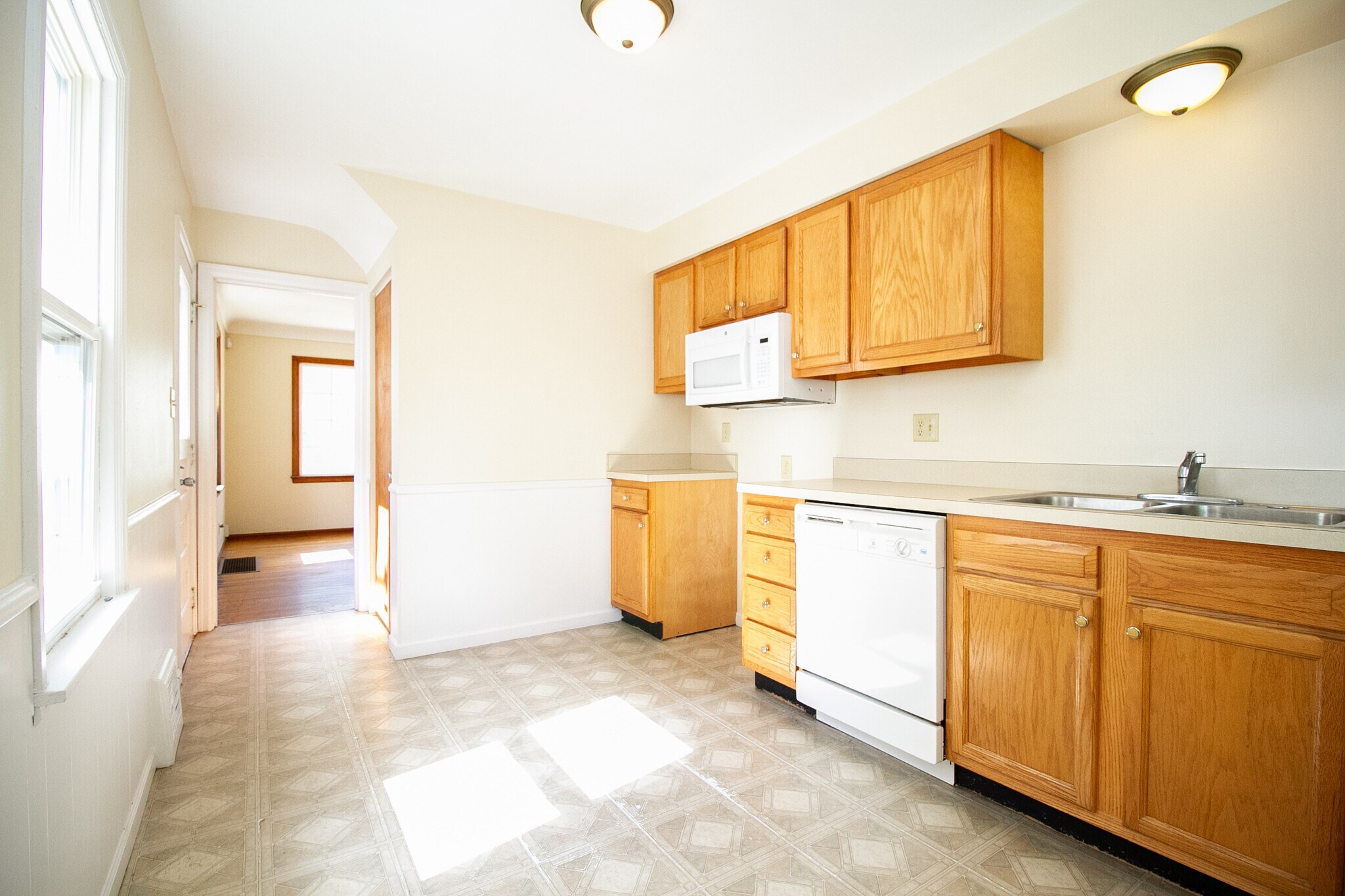 Building Photo - 1823 Marlow Rd