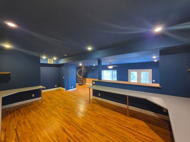 Building Photo - 2374 S Cliffview St