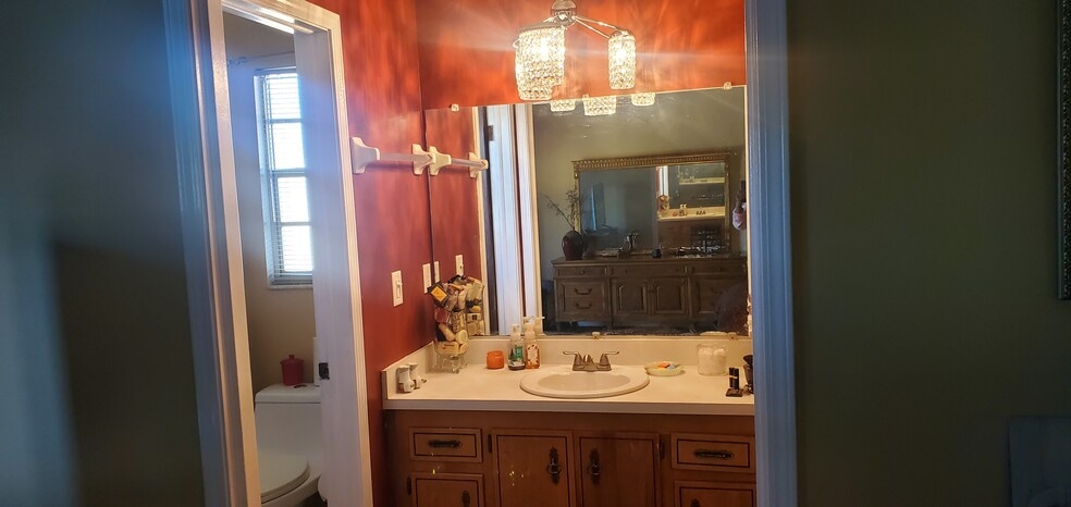 Master bathroom - 2620 Moody Ave