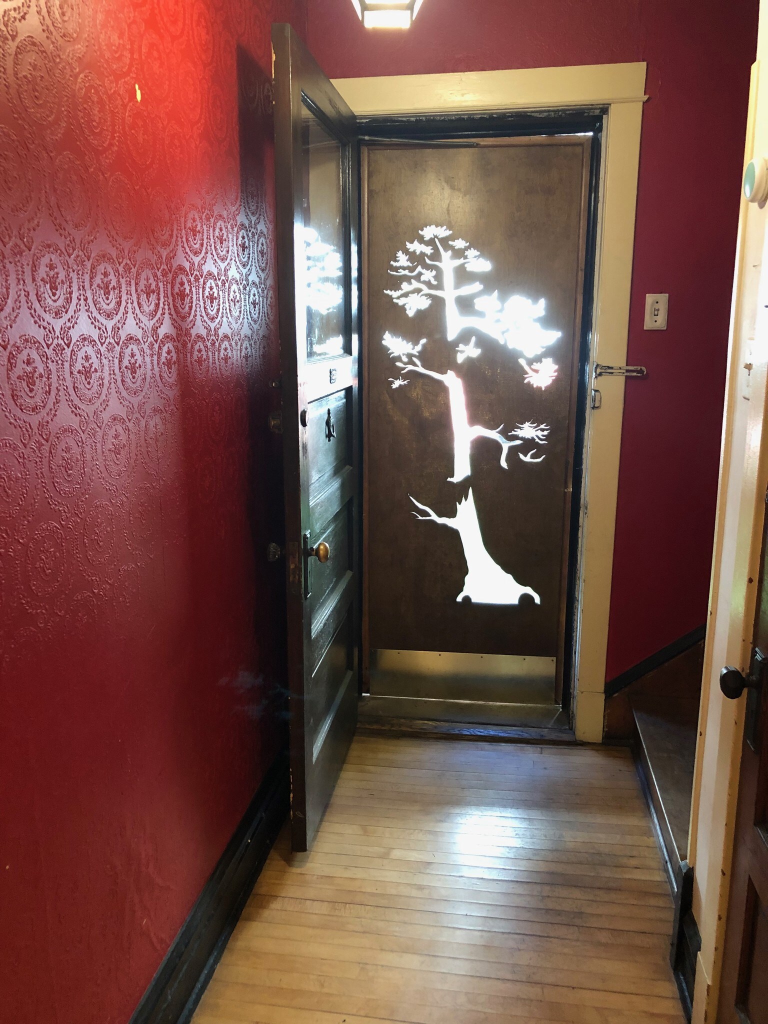 side entrance - 531 S Lombard Ave