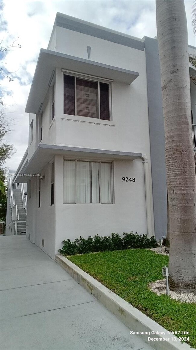 Building Photo - 9248 Collins Ave