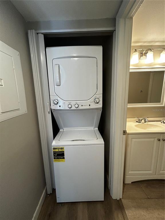 Building Photo - 4089 Lake Forest Dr