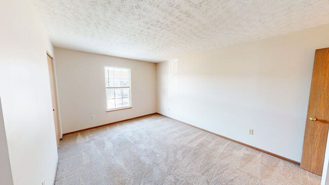 Building Photo - 5498 Cedar Springs