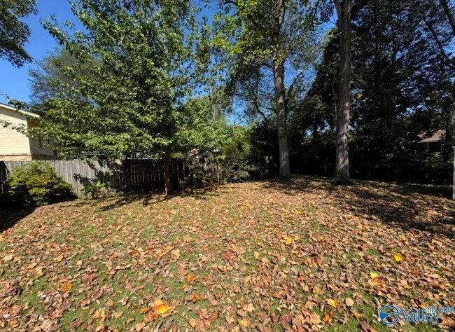 Building Photo - 10011 Strong Dr SE