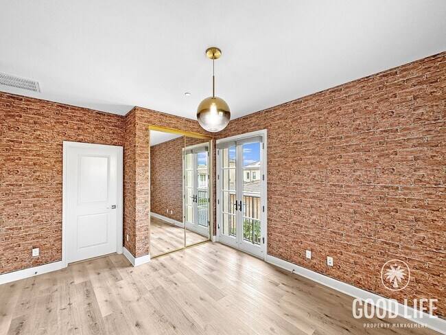 Building Photo - Stunning 3Bd/3.5Ba Home in Irvine w/Large Patio, Modern Design and 2 Master Suites!