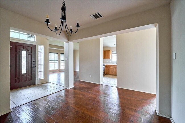 Building Photo - 2712 Settlement Dr