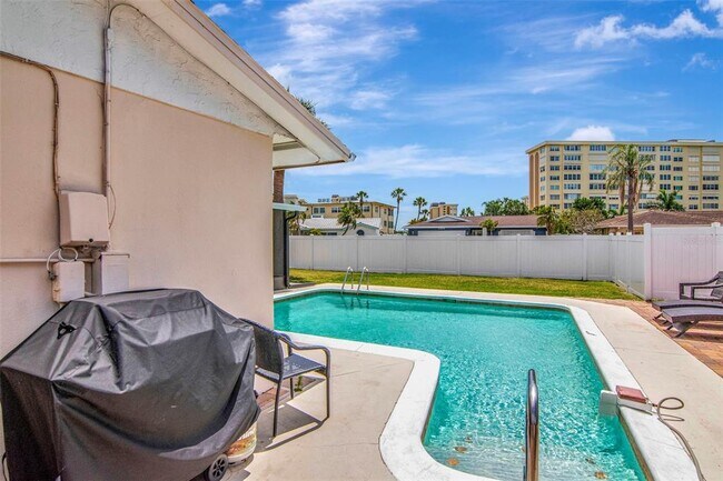 Building Photo - 4712 114th St N