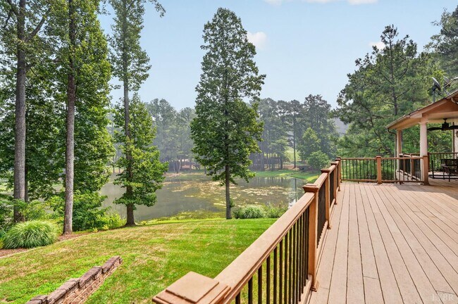 Building Photo - 237 Golf Course Trail