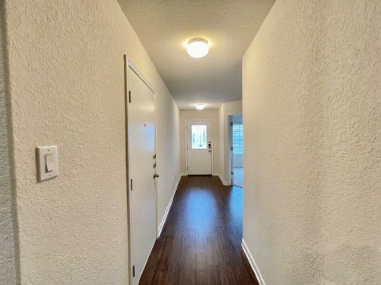 Building Photo - 2501 McCrae