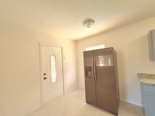 Building Photo - 2102 S 3rd St