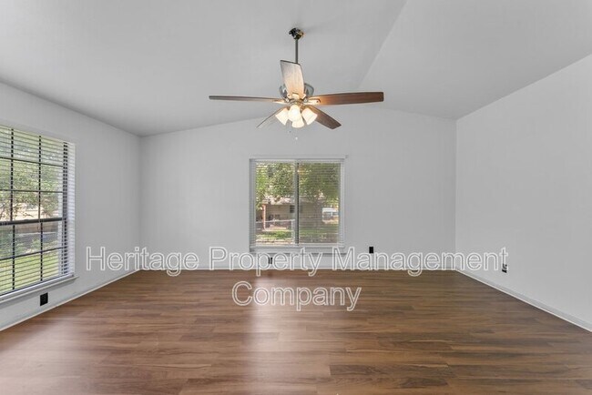 Building Photo - 2526 Town Briar St