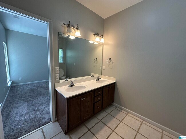 Building Photo - 1103 Castlemaine Dr